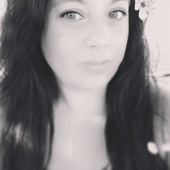 Profile Picture of Karla Arangio (@karlaarangio) on Poshmark