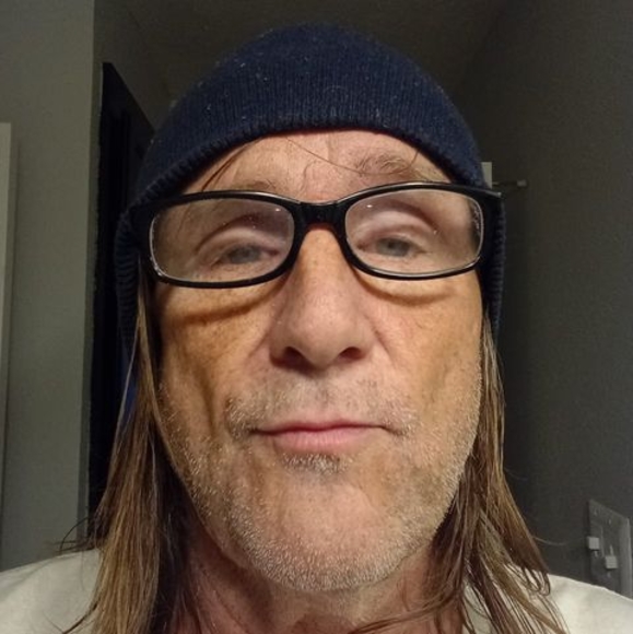 Profile Picture of Joe Benson (@joe677197) on Poshmark