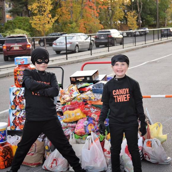 Profile Picture of Lisa Driscoll (@lmr0402) on Poshmark