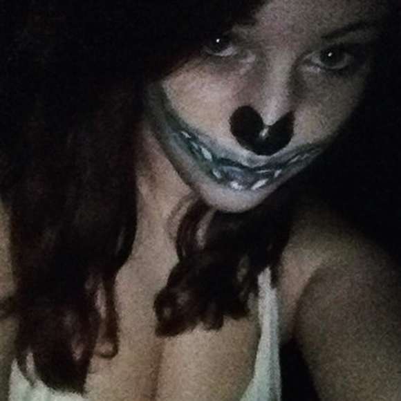 Profile Picture of Christina Mazzone (@chrissy742) on Poshmark