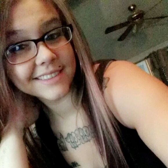 Profile Picture of Mimii Gee (@mimiigee) on Poshmark