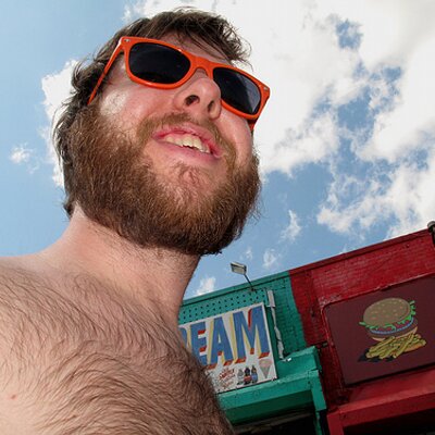 Profile Picture of Sydney Hollis (@sydneyhollis) on Twitter