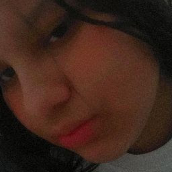 Profile Picture of Melany Gomez (@claragomez2758) on Poshmark