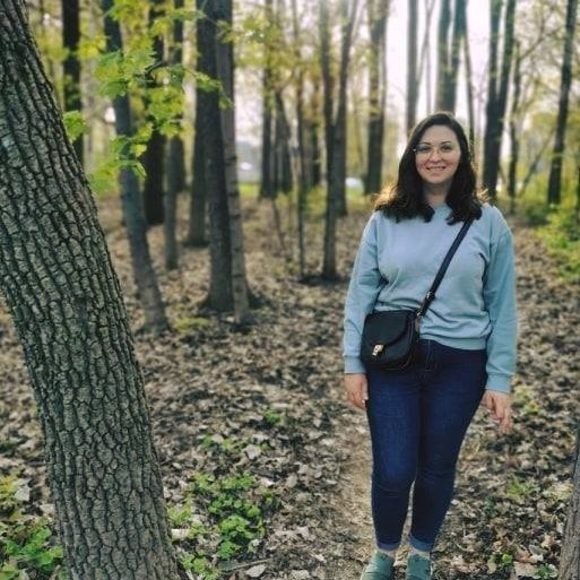 Profile Picture of Arianne Parenteau (@ariparenteau) on Poshmark