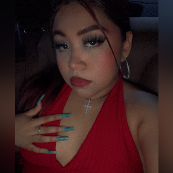 Profile Picture of Yesenia Barboza (@yesi_303) on Poshmark