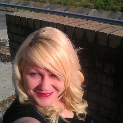 Profile Picture of Lara Jurek (@blueyedestiny76) on Twitter
