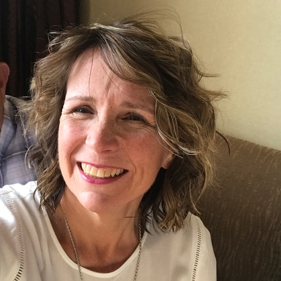 Profile Picture of Debbie Jarero (@dmjarero) on Poshmark