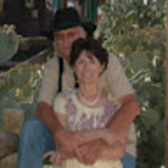 Profile Picture of Beverly Holt (@beverly2131) on Poshmark