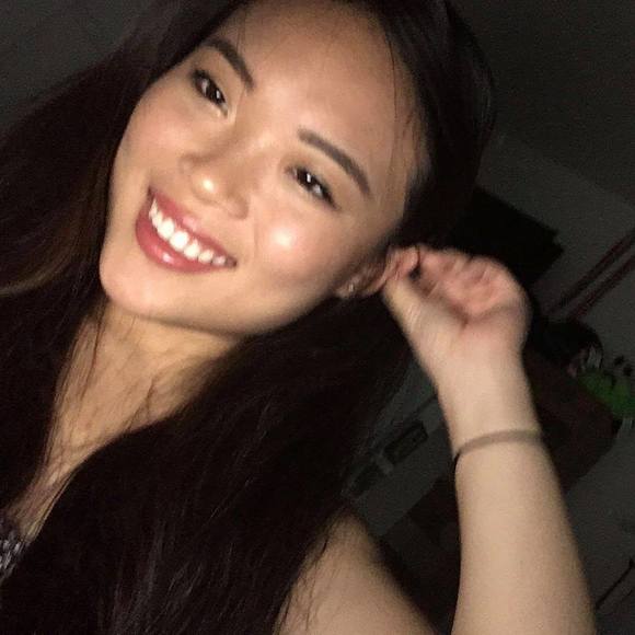 Profile Picture of Yiling Yang (@yilingyang) on Poshmark