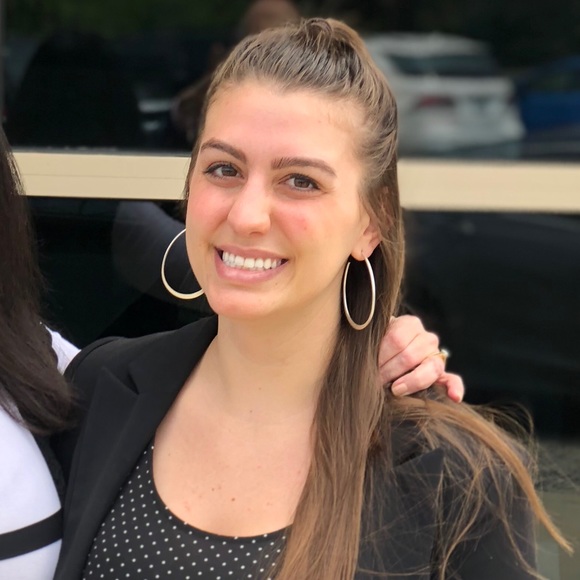 Stephanie Vlamis - Poshmark Profile Picture of Stephanie Vlamis (@svlamis) on Poshmark