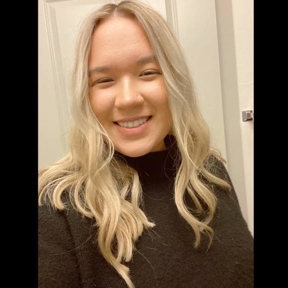 Profile Picture of Necia Jasper (@necia_jasper) on Poshmark