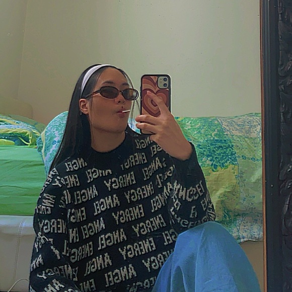 Profile Picture of Vi Lehoang (@vivi_l3) on Poshmark
