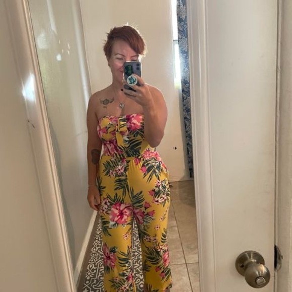 Profile Picture of Brianna Lenneman (@briannalenneman) on Poshmark