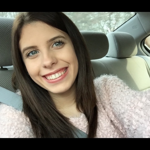 Profile Picture of Missy Honohan (@missyhonohan) on Poshmark