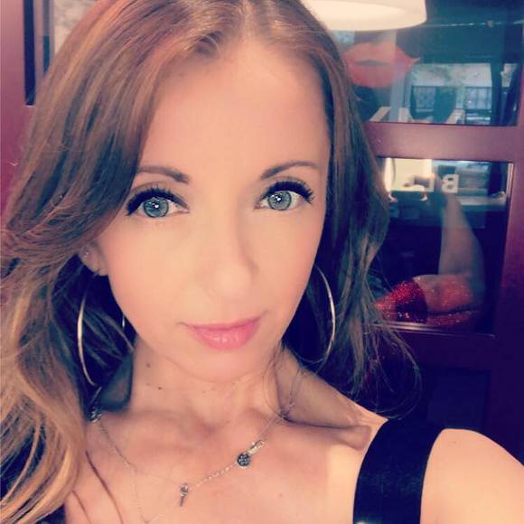 Profile Picture of Brandy Bryant grother (@beecey) on Poshmark
