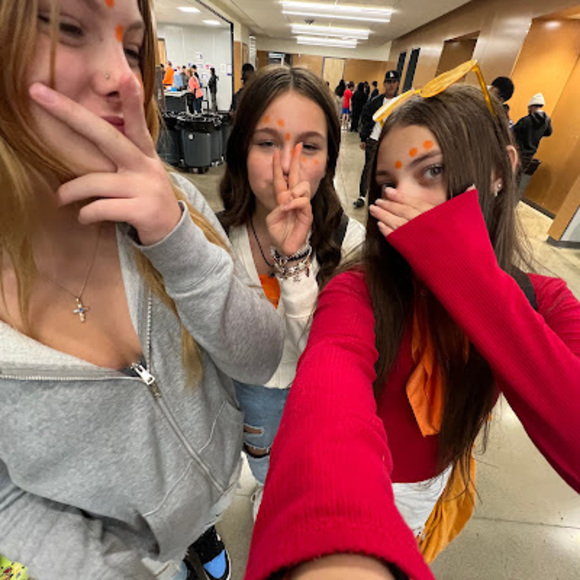 Profile Picture of Devasia Richardson (@devasiar) on Poshmark