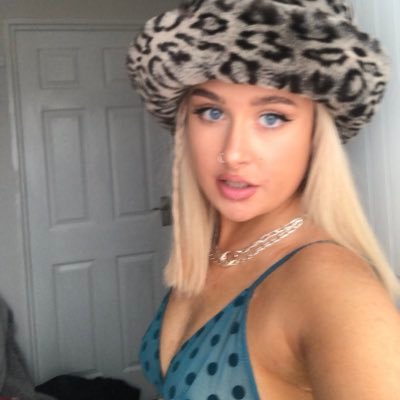 Profile Picture of Lisa Fox  🦋 (@lisfox_) on Twitter