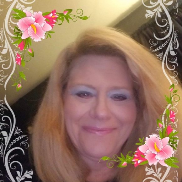 Profile Picture of Shari Herrity (@herrityshari) on Poshmark