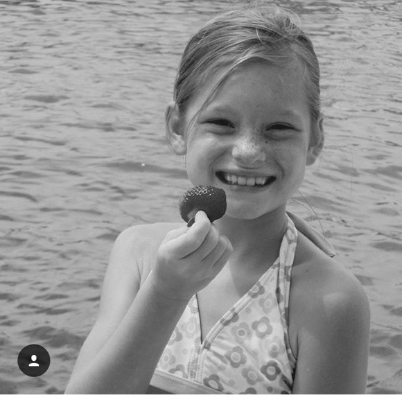 Profile Picture of Stacy Storr (@sbstorr) on Poshmark