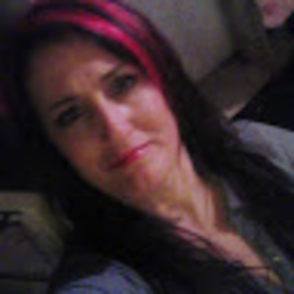 Profile Picture of Queen dawn maire Secrest (@queendawnmarie) on Poshmark
