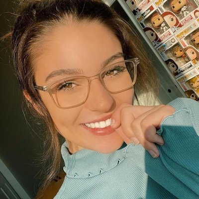 Profile Picture of Maria Elena Benitez (@Sarah29599) on Twitter