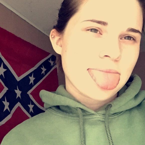 Profile Picture of Katlyn Throckmorton (@katlyn_ann22) on Poshmark