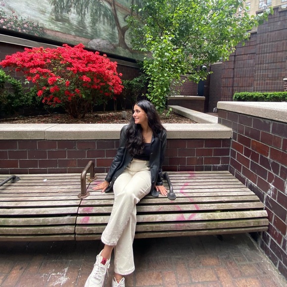 Olivia Matalka - Poshmark Profile Picture of Olivia Matalka (@olivia122859) on Poshmark