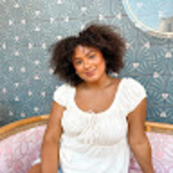 Profile Picture of Paige Paulson (@paigepaulson12) on Poshmark