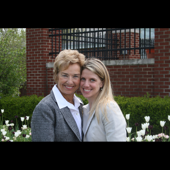 Profile Picture of Amy Memmer (@amygau) on Poshmark