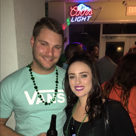 Profile Picture of Amanda Dooley (@adooley215) on Poshmark