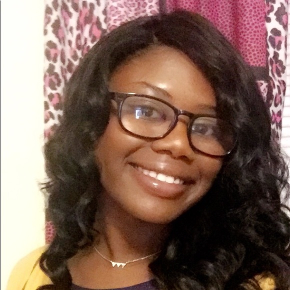 Profile Picture of Aaliyah Smalls (@aaliyahsm244) on Poshmark