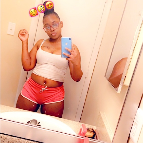 Profile Picture of Ashley Dightman (@ashley_dightman) on Poshmark