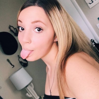 Profile Picture of Ella Curry (@EllaCurryyy) on Twitter