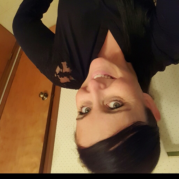 Profile Picture of Jesse Cook (@jessecook6) on Poshmark