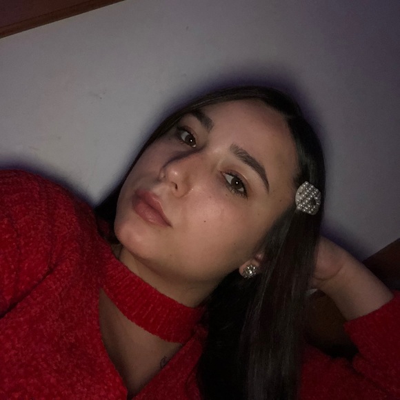 Profile Picture of Adrianna Ascioti (@aascioti0608) on Poshmark