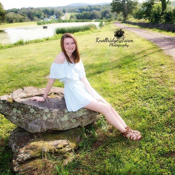 Profile Picture of Sarah Dailey (@sarahdailey_) on Poshmark
