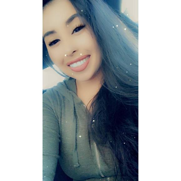 Profile Picture of Banesa Mascorro (@banesamascorro) on Poshmark