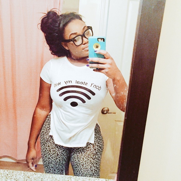 Profile Picture of Renica Osias (@renica08) on Poshmark