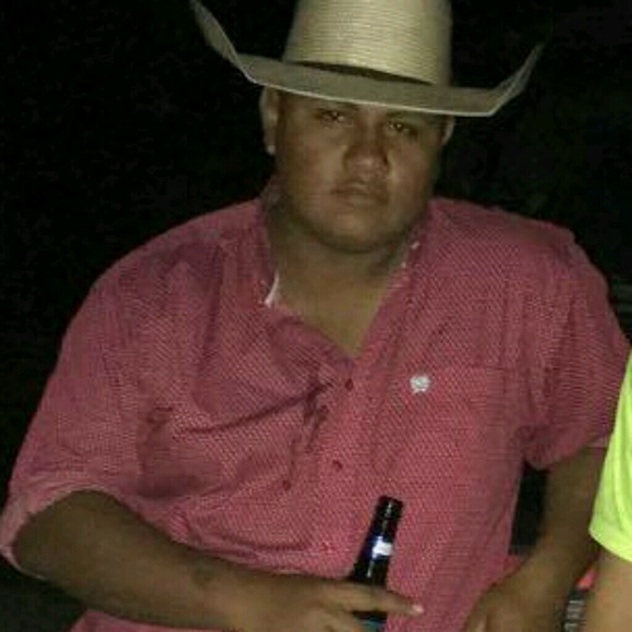 Profile Picture of Leo Esparza (@esparzaleo22) on Poshmark