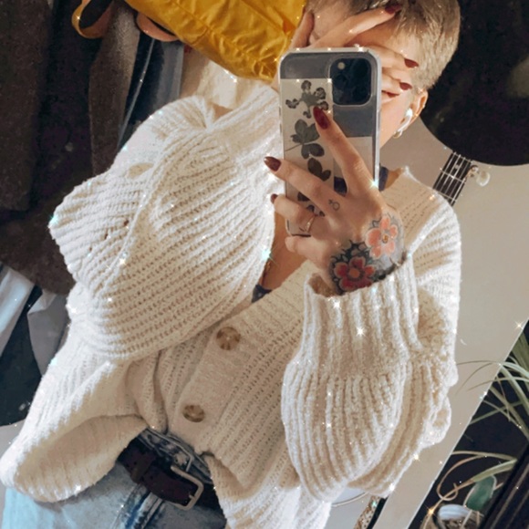 Profile Picture of Cat Bridegam (@cbridegam) on Poshmark