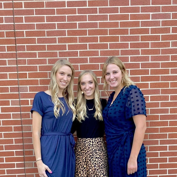 Profile Picture of Annie Dirksen (@anniedirk) on Poshmark