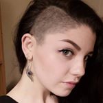 Profile Picture of - Jasmine - (@jasmine_castledine) on Instagram