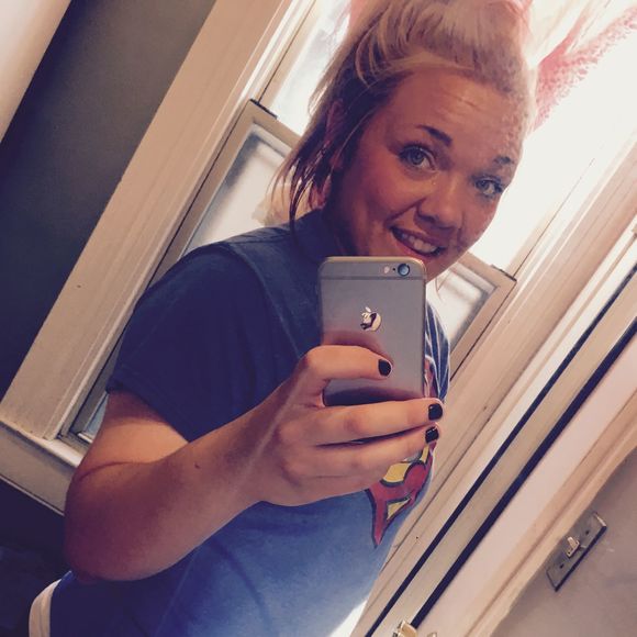 Profile Picture of Emily Taylor (@emilytaylor2693) on Poshmark