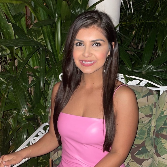 Profile Picture of Jestene Leroy (@jesslenai) on Poshmark