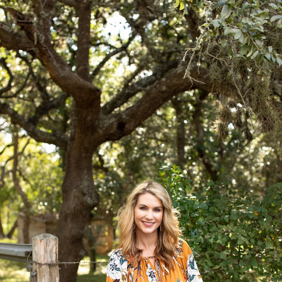 Renee Golobay - Poshmark Profile Picture of Renee Golobay (@drduckworth) on Poshmark