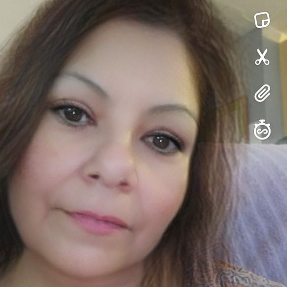 Profile Picture of Coreena Gomez (@coreenagomez) on Poshmark