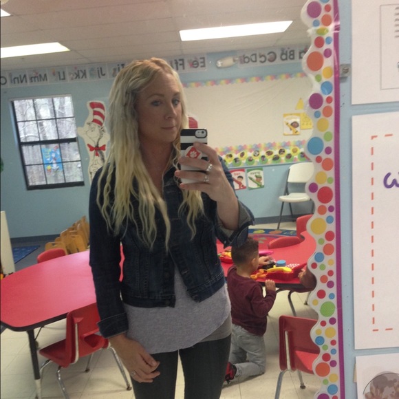 Profile Picture of Ashlee Potteiger (@shepmelro) on Poshmark