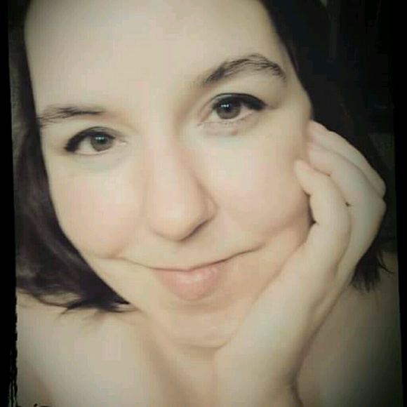 Kelly Ridenour - Poshmark Profile Picture of Kelly Ridenour (@ridenour5) on Poshmark