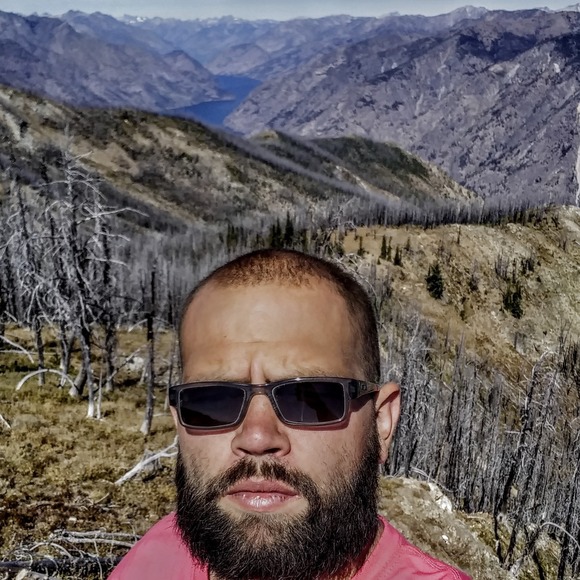 Profile Picture of Chris Medeiros (@chris_medeiros) on Poshmark