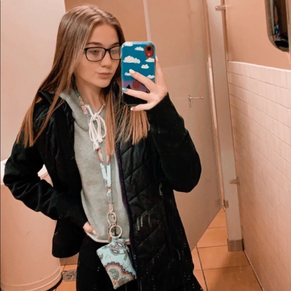 Profile Picture of Hailey Gibson (@hailbail2) on Poshmark